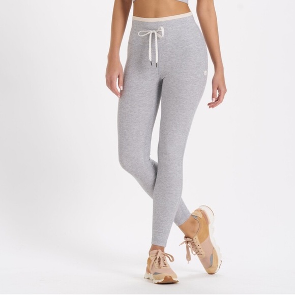 Vuori Women’s Vibe elevation legging size small - Picture 5 of 13